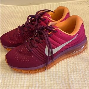 NWOT Nike Air Max Running Sneaker